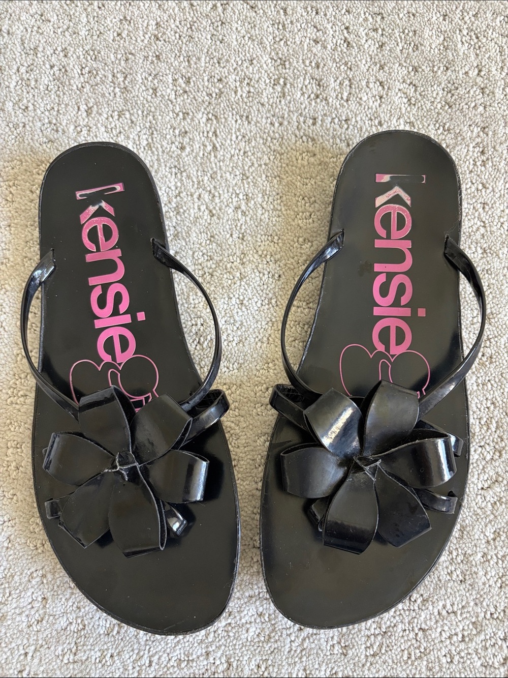 Kensie Girl Black Floral Bow Sandals with Pink Logo Women’s Size 8.5